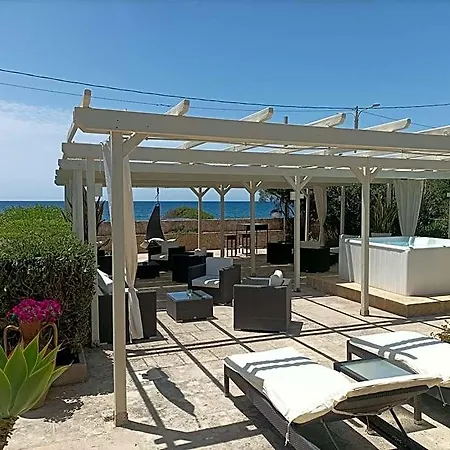 Alojamento de Acomodação e Pequeno-almoço La Giara Torre San Giovanni Ugento